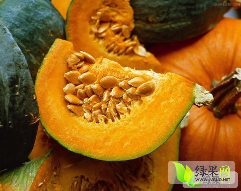 南瓜炖干豆腐，暖胃滋补的素食佳肴