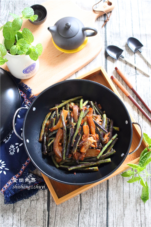 家常美味，豆角茄子熬豆腐，营养丰富的素食佳肴