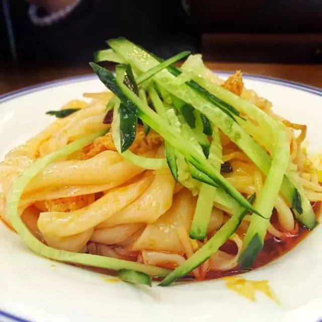 夏日解暑神器——美味拌鸡架的制作与功效