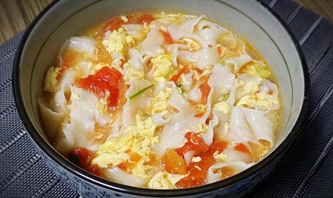 豆腐番茄香菇面条，一道简单美味的家常美食