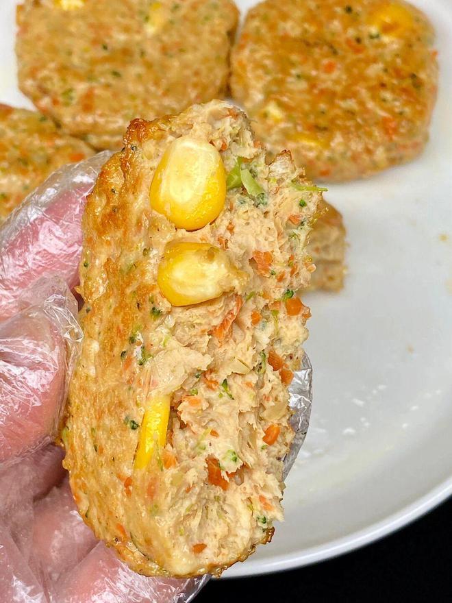 鸡肉蔬菜饼，营养满分的家常美食制作指南