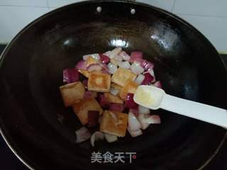 葱头焖豆腐的做法