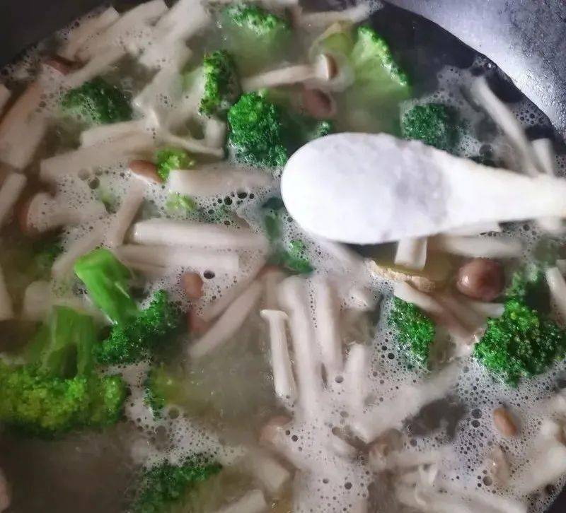 豆腐虾白玉菇汤，滋养身心的一道鲜美佳肴