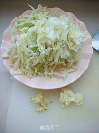 包菜冻豆腐粉丝，家常美食的创意融合