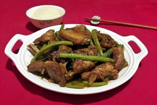 排骨鸡子炖豆角的做法