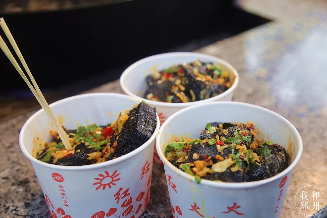 赤峰臭豆腐，闻臭识美味，传统小吃背后的秘密