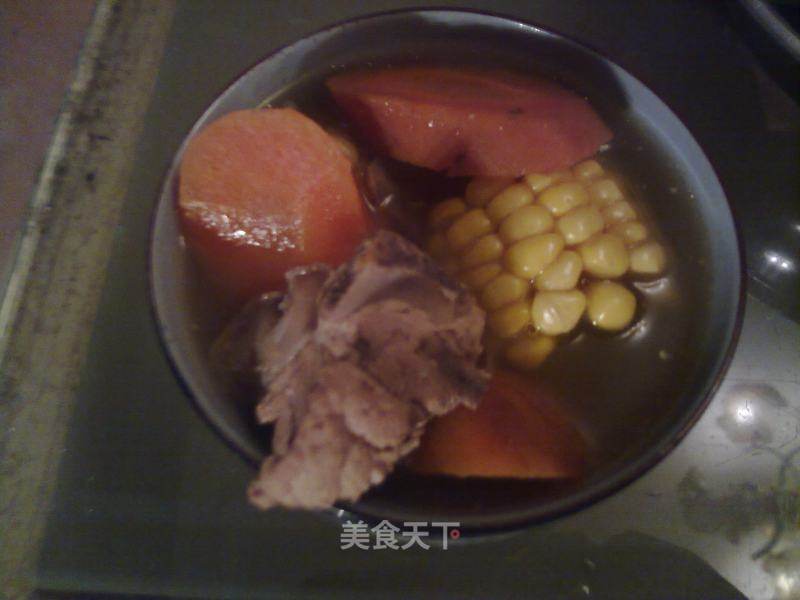 红萝卜炖排骨汤，滋养身心，温暖整个冬天