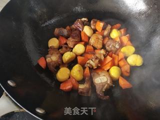 烧排骨煮豌豆尖的做法视频