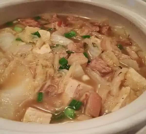 家常美味，白菜冻豆腐海带根的温暖料理