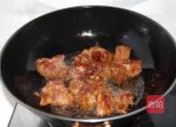 洋葱土豆排骨干锅的做法