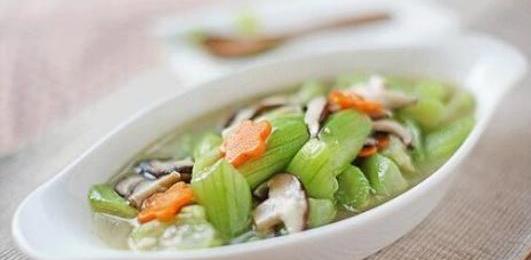 豆腐香菇丝瓜煲，美味养生，温暖你的每一个秋冬