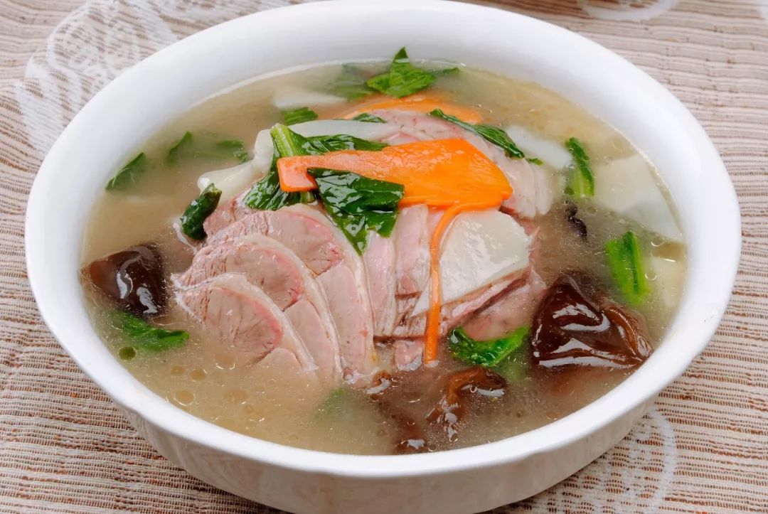 羊肉萝卜豆腐煲，暖身养生的家常美食