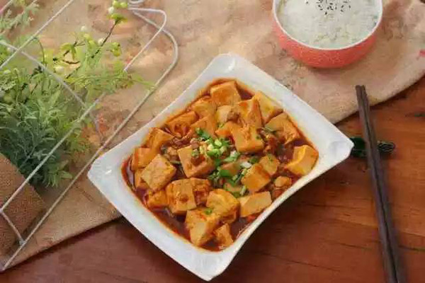 鱼香菜煮豆腐，家常美食中的鲜美与健康