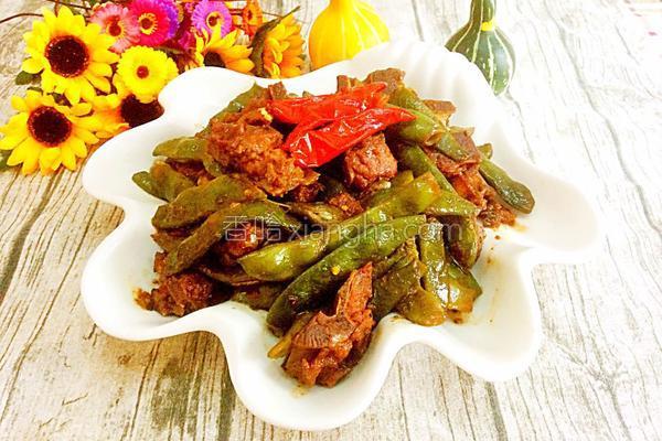 苦瓜豆角焖排骨的做法