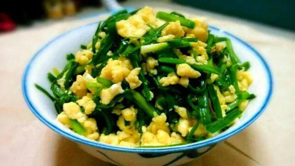 大酱豆腐焖韭菜，家常美味，营养满分的秘密食谱
