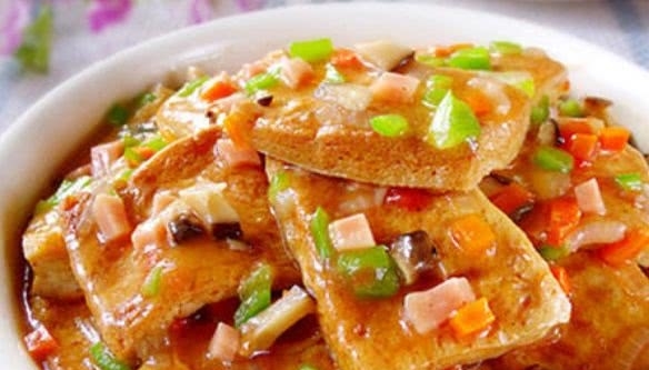 家常浇汁白豆腐——简单易做，美味养生之道