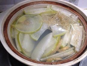姜丝香肠大葱汤的做法
