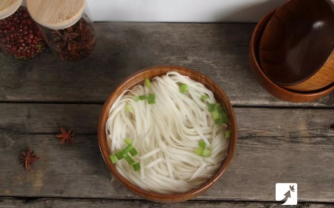 牛头汤煮面条的做法
