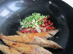 肥肉丁烧鱼的做法