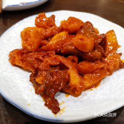 肥肉丁烧鱼的做法