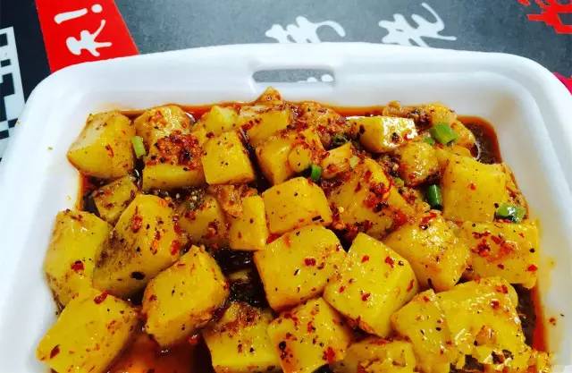 嫩豆腐与土豆的完美邂逅，家常美食新境界
