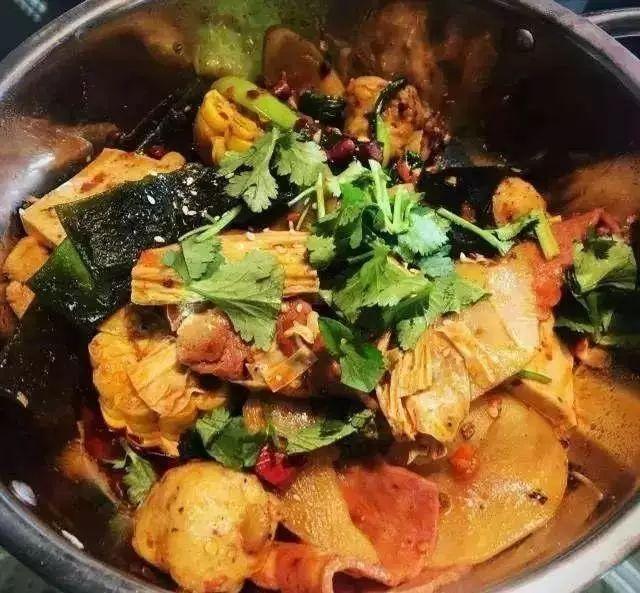 食堂大锅卤豆腐，家常美食的魅力与简易做法揭秘
