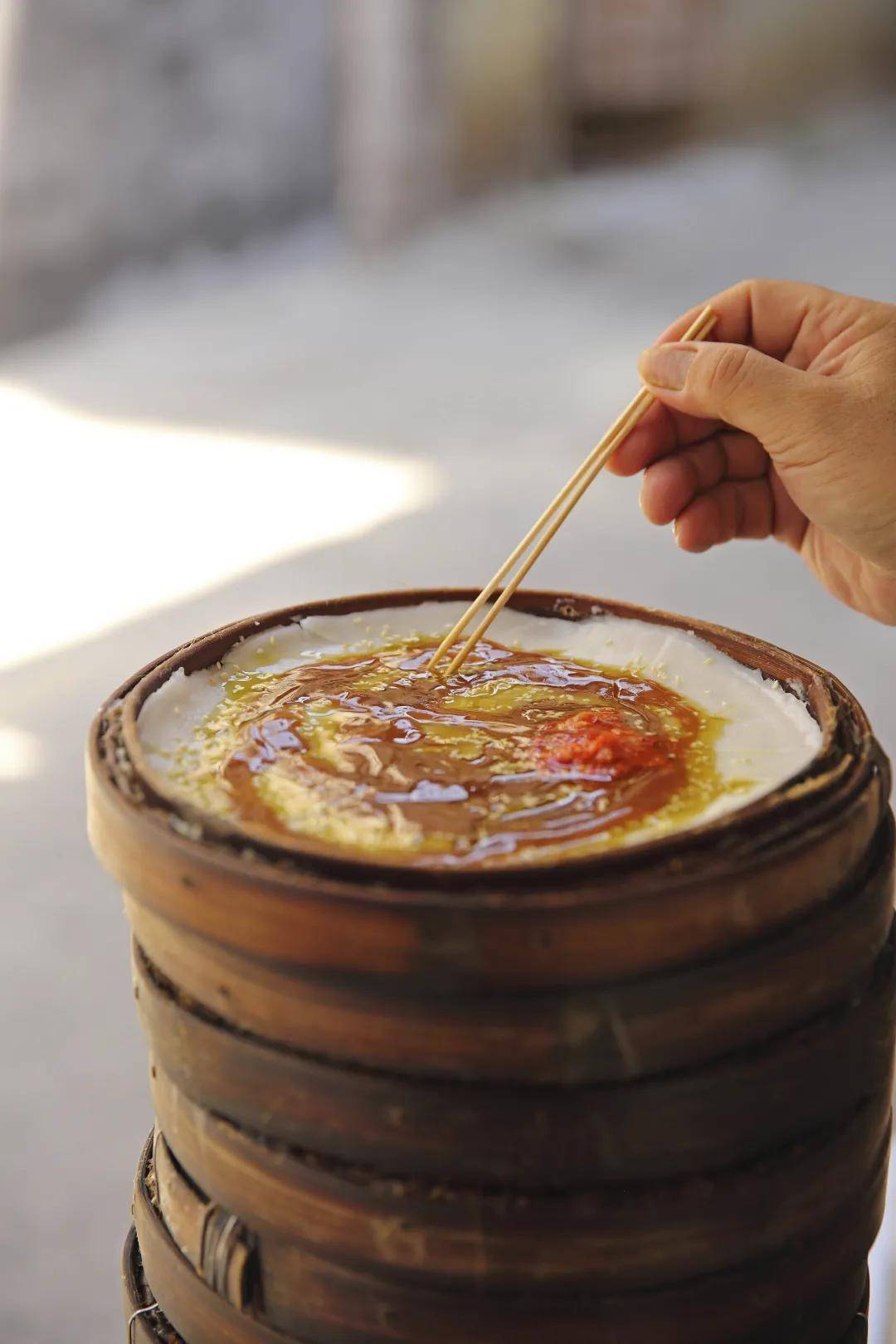 炊锅里的美味秘密，传统炊具与现代美食的完美融合
