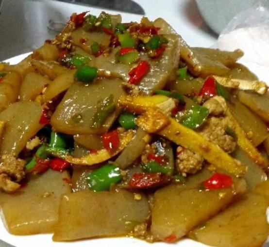 魔芋豆腐水煮肉片，低脂美食的诱惑与制作秘诀