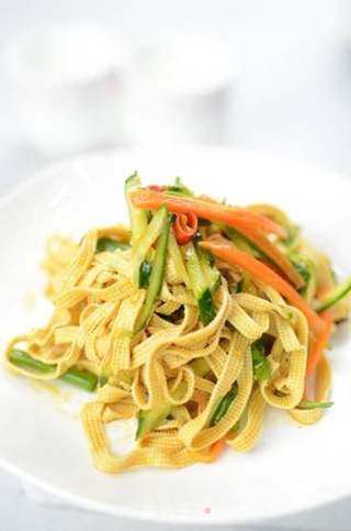 夏日消暑佳品——凉拌豆腐丝与豆腐的完美搭配