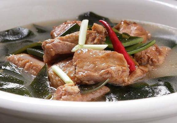 豆腐海带炖排骨，营养美味，滋补养生的家常佳肴