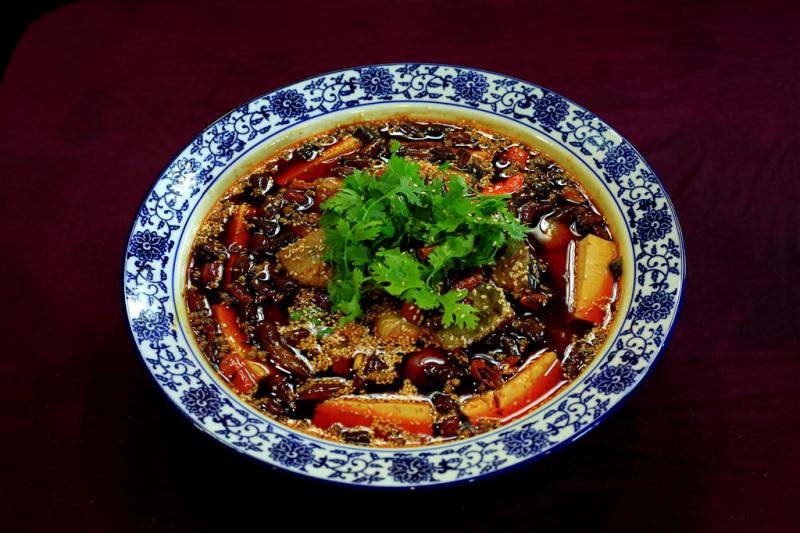 北京酸菜炖豆腐，传统美食的醇厚滋味与养生之道