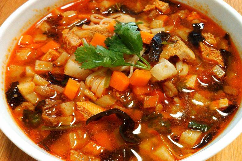 济南美食探秘，鸡蛋炖豆腐的传统魅力与家常做法
