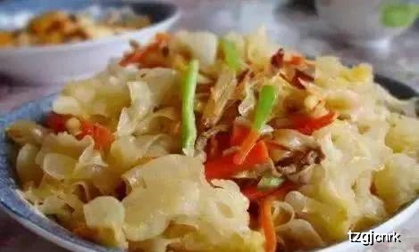 家常美食之光，下饭豆腐煲的制作秘诀与美味解析