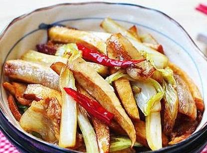 家常美味，白菜炒豆干，营养健康又下饭