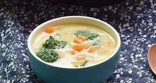 日本豆腐葱花汤，温暖心灵的简易美食