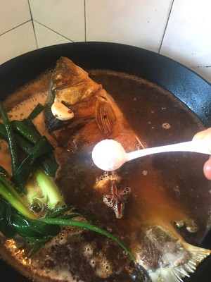 白汤鱼炖粉条的做法