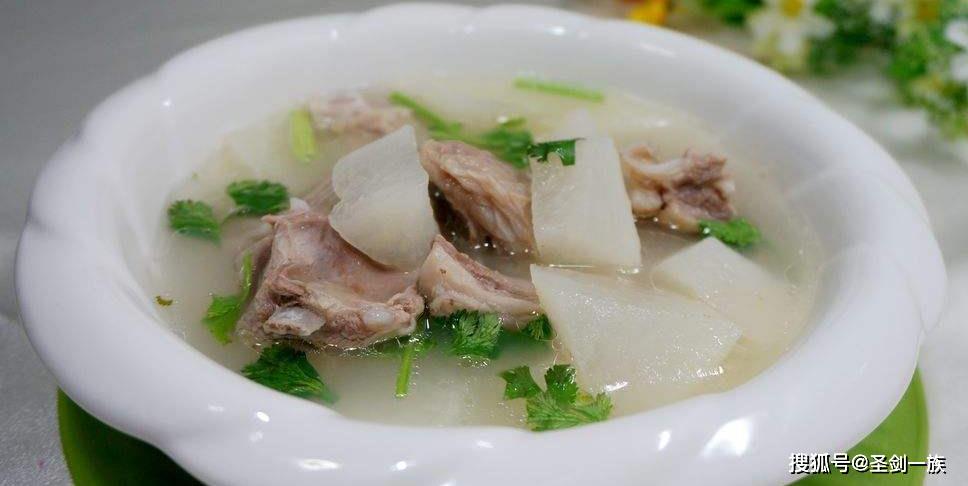 豆腐萝卜大葱汤，温暖身心的一道家常美味