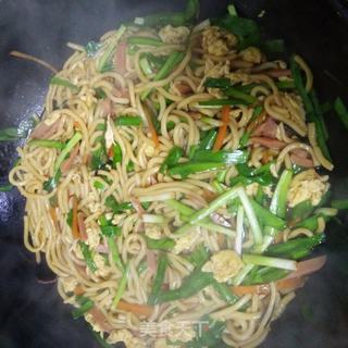 韭菜面条鸡蛋的做法