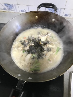 柴火鱼炒鸡蛋的做法