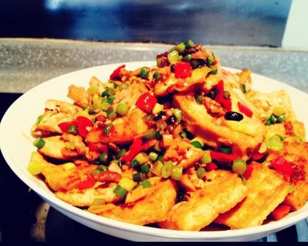 皮黑豆腐不椒，传统美食的现代演绎与家常做法