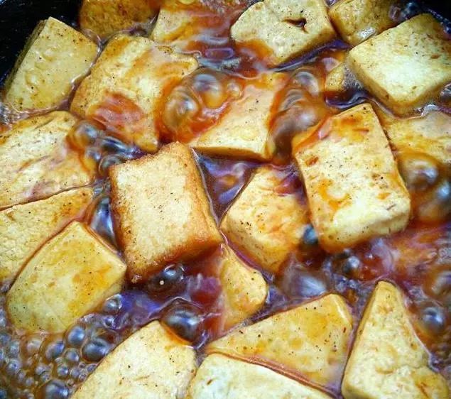 电饭煲巧煮糖豆腐，轻松解锁家常甜品新滋味