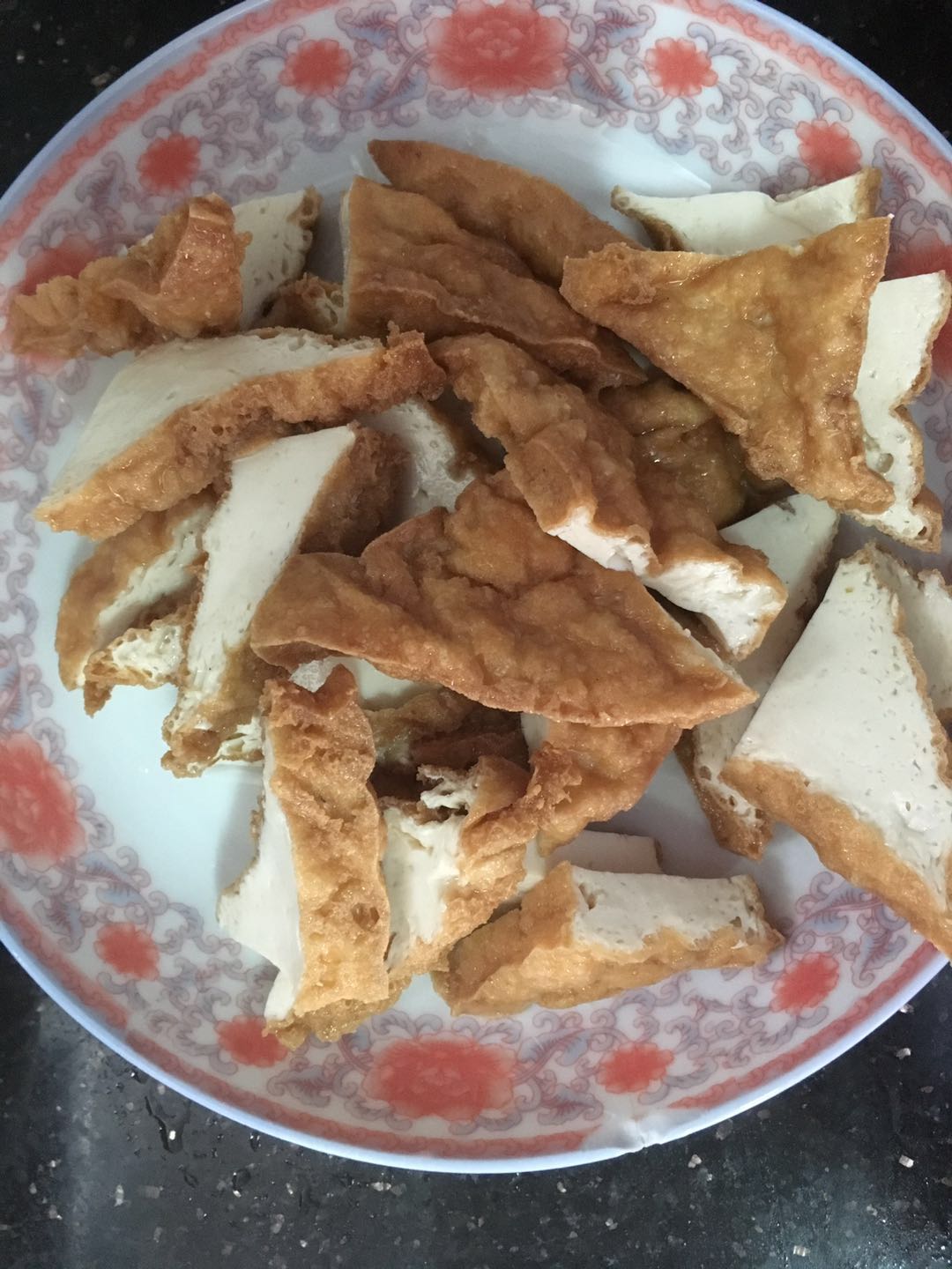 黄豆油豆腐烧肉，家常美食的魅力与做法解析