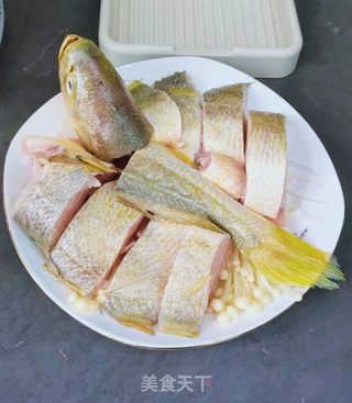 秋鱼蒜蓉的做法