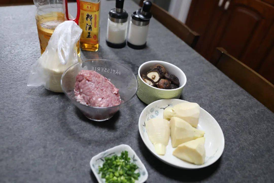 家常自制米线豆腐汤，温暖肠胃的美味佳肴