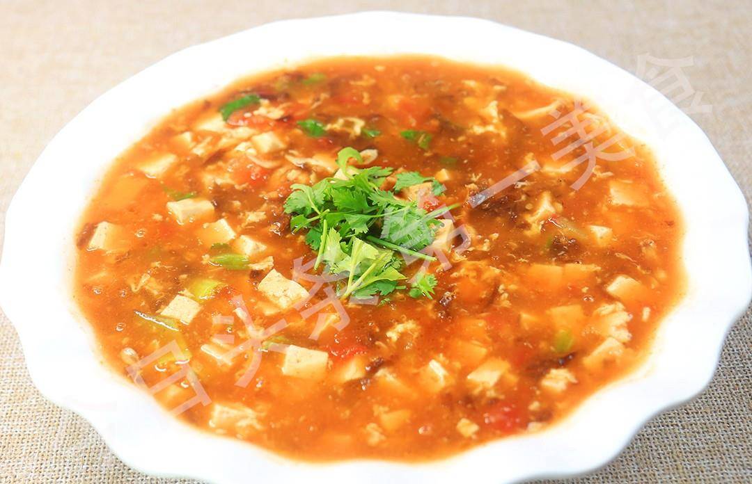 老豆腐炖西红柿，家常美味与健康养生的一锅好菜