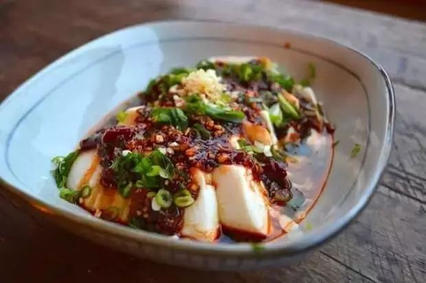 夏日清凉凉拌什锦豆腐，美味与健康的完美融合