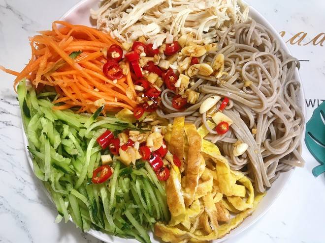 夏日消暑佳品——凉拌韩式豆腐丝的美味与营养