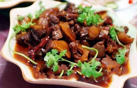 大锅炖狗肉，传统美食的现代魅力与烹饪技巧