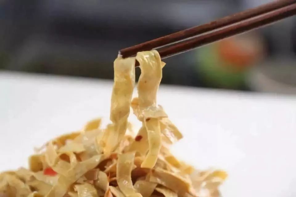 洪湖豆腐皮，传统美食的魅力与家常做法解析