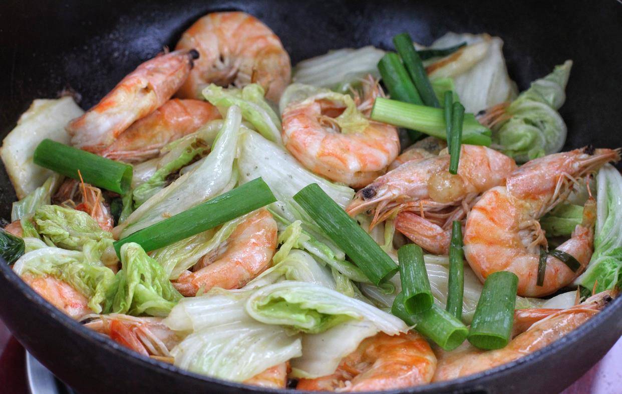 红烧大虾炖豆腐，鲜美滋味，营养满分